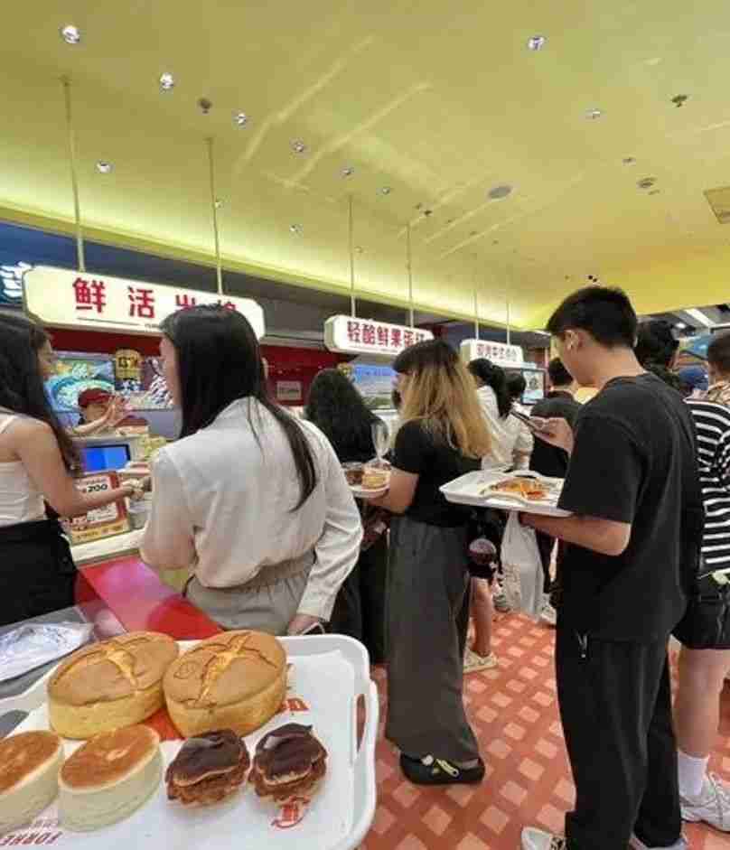 超市烘焙戰(zhàn)火燒到溫控！破解面包“保鮮命門”贏千億市場（轉自龍商網超市周刊第2449篇原創(chuàng)）